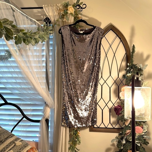 Alice +Olivia sequin cocktail dress! - Picture 2 of 6